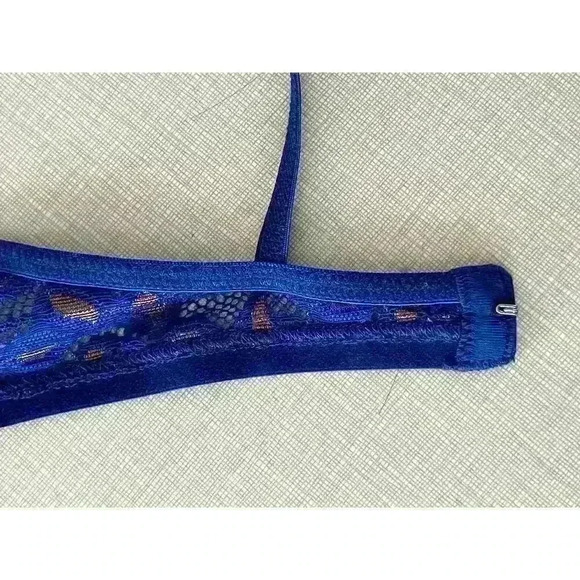 Frederick's Of Hollywood Sz M Jessica Bralette Blue Lace Sexy Comfy Unique NWT - Picture 7 of 10